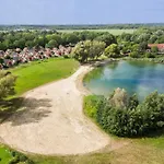 6 - Persoons Lakeside 7 *