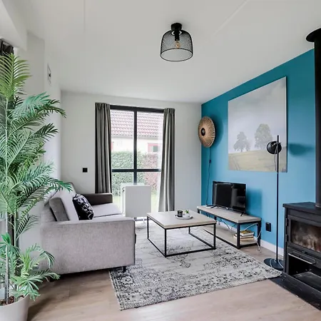 6 - Persoons Lakeside 7 بيت للعطل