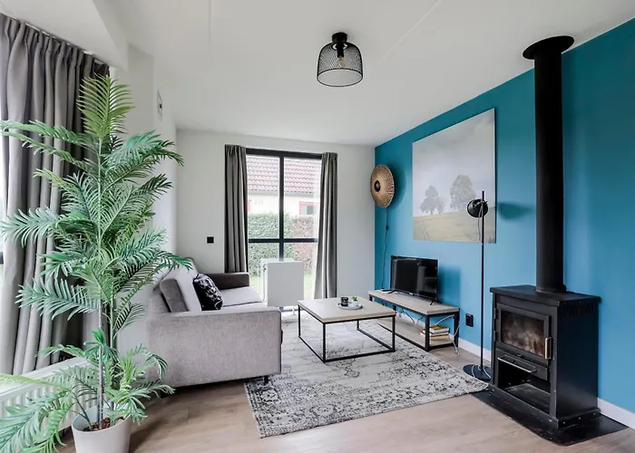 6 - Persoons Lakeside 7 بيت للعطل