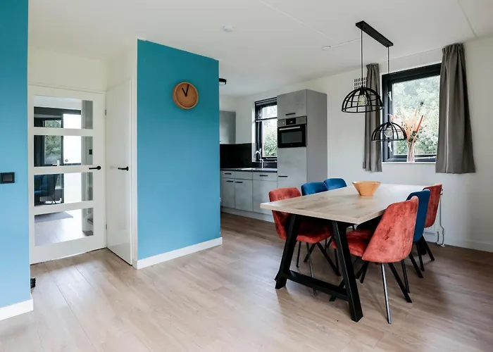 6 - Persoons Lakeside 7 بيت للعطل *